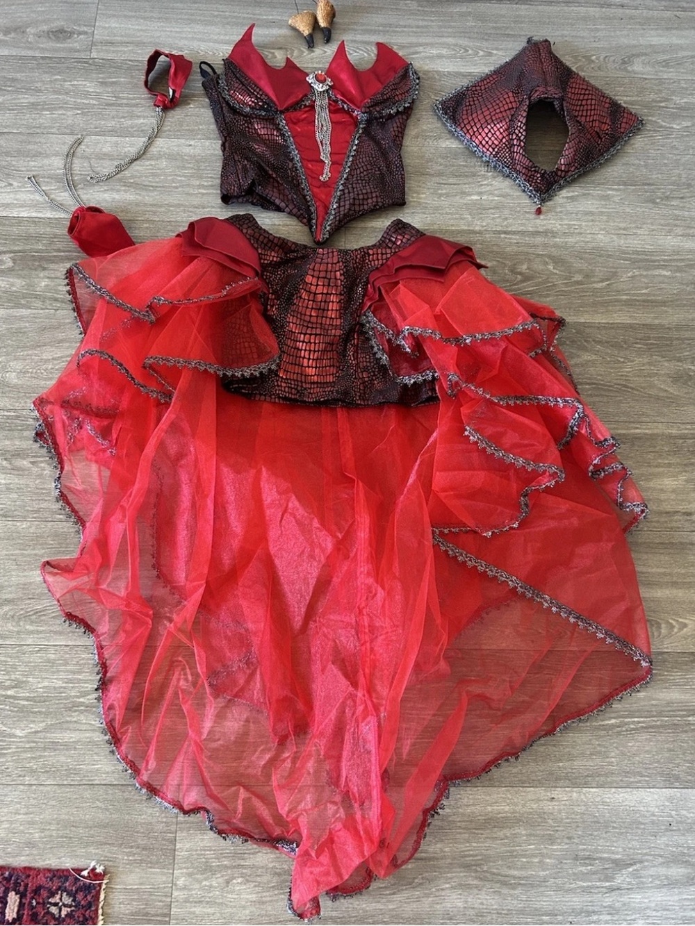 VTG InCharacter Devilicious Sexy Devil Costume S Red Corset Halloween 6pc 8026